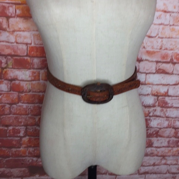 Vintage 70s Hand Tooled Brown Leather Mexican Belt with Wooden Buckle - Picture 4 of 6